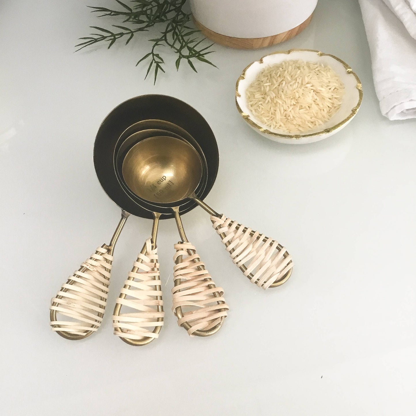 Gold Measuring Cups, Set of 4 with Jute Handles