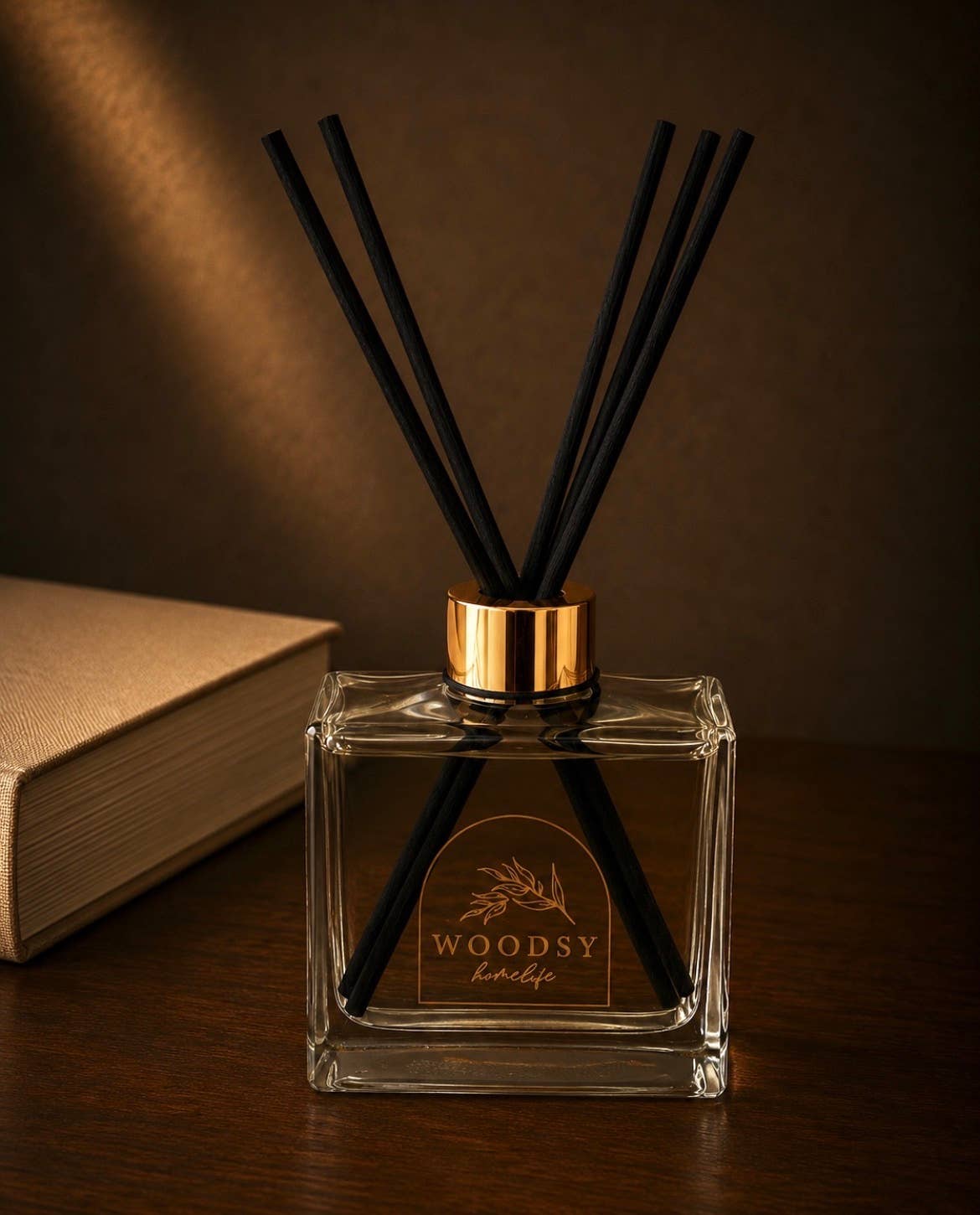 Woodsy Homelife - La Vie à la Maison Luxury Reed Diffuser