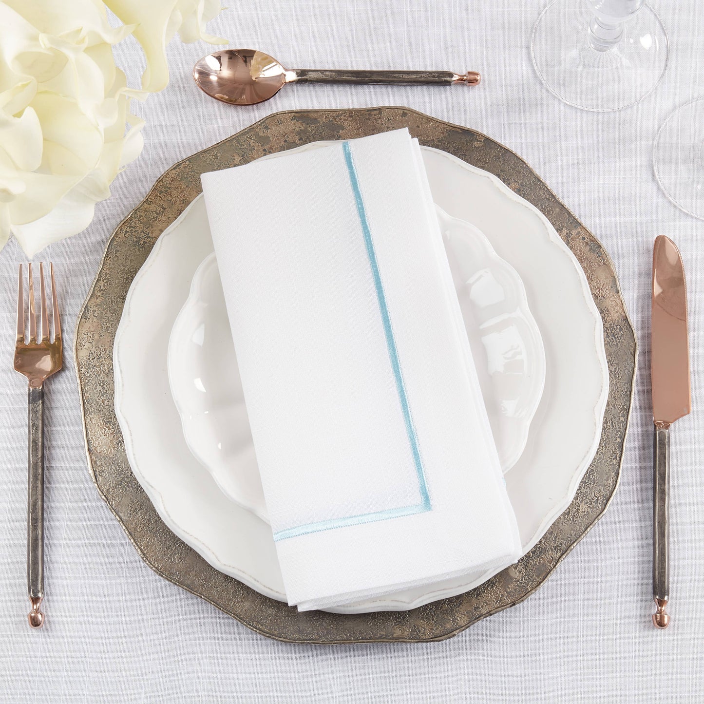 Embroidered Line Design Napkin (Set of 4)