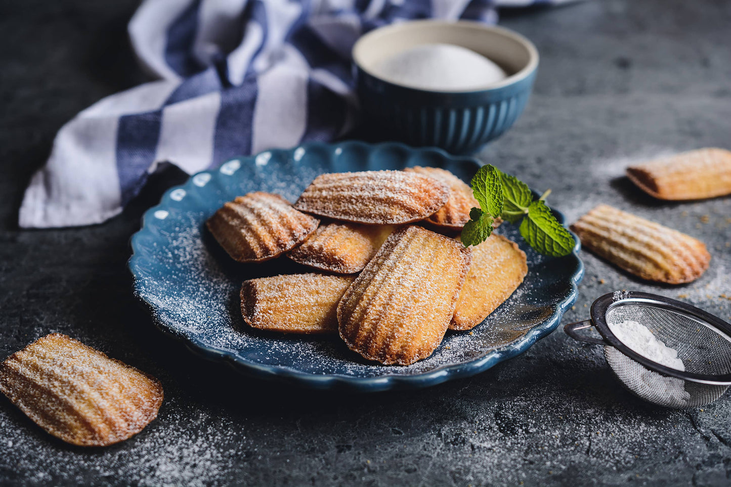 Non-Stick Madeleine Pan