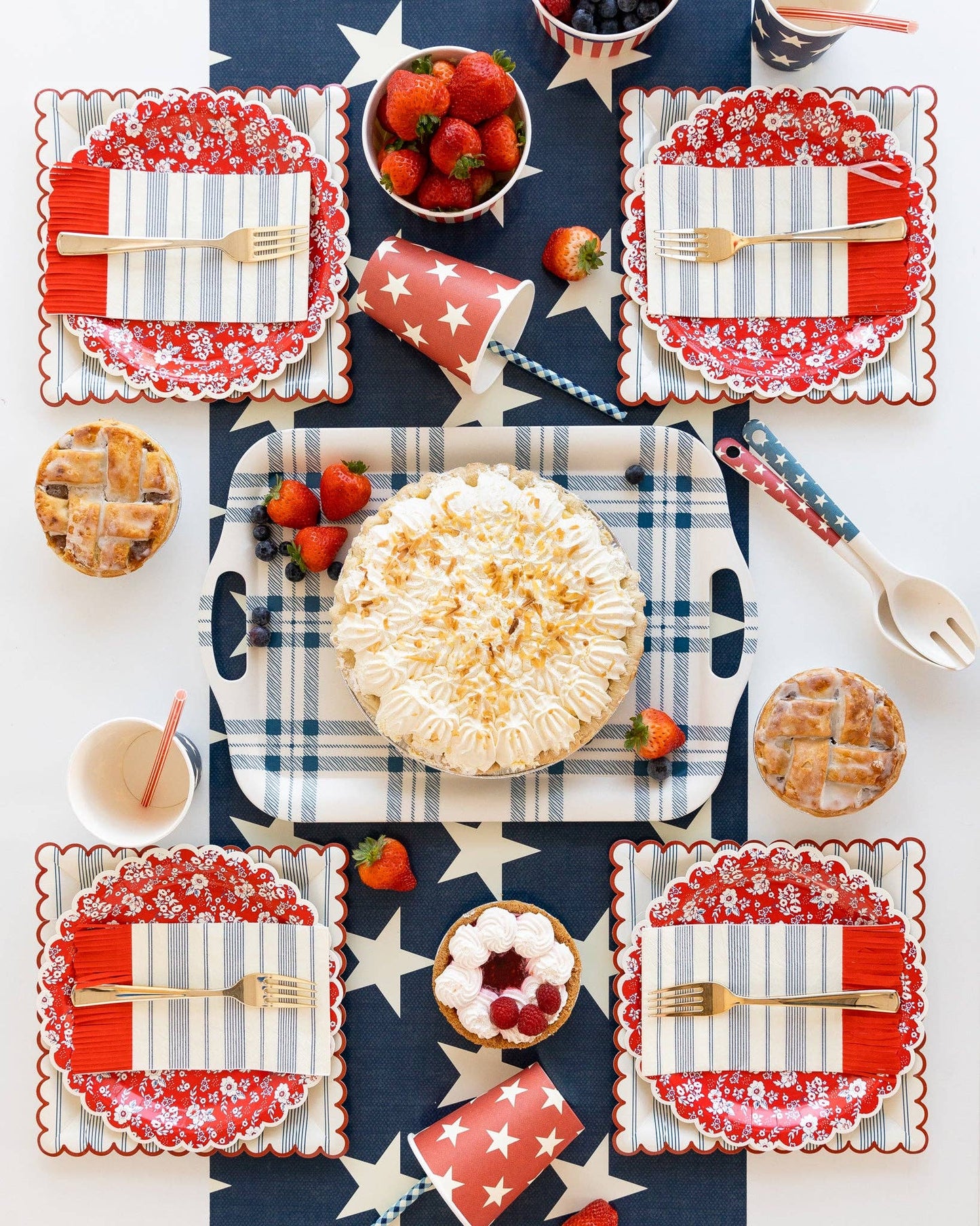 Striped Scallop Dinner Napkin