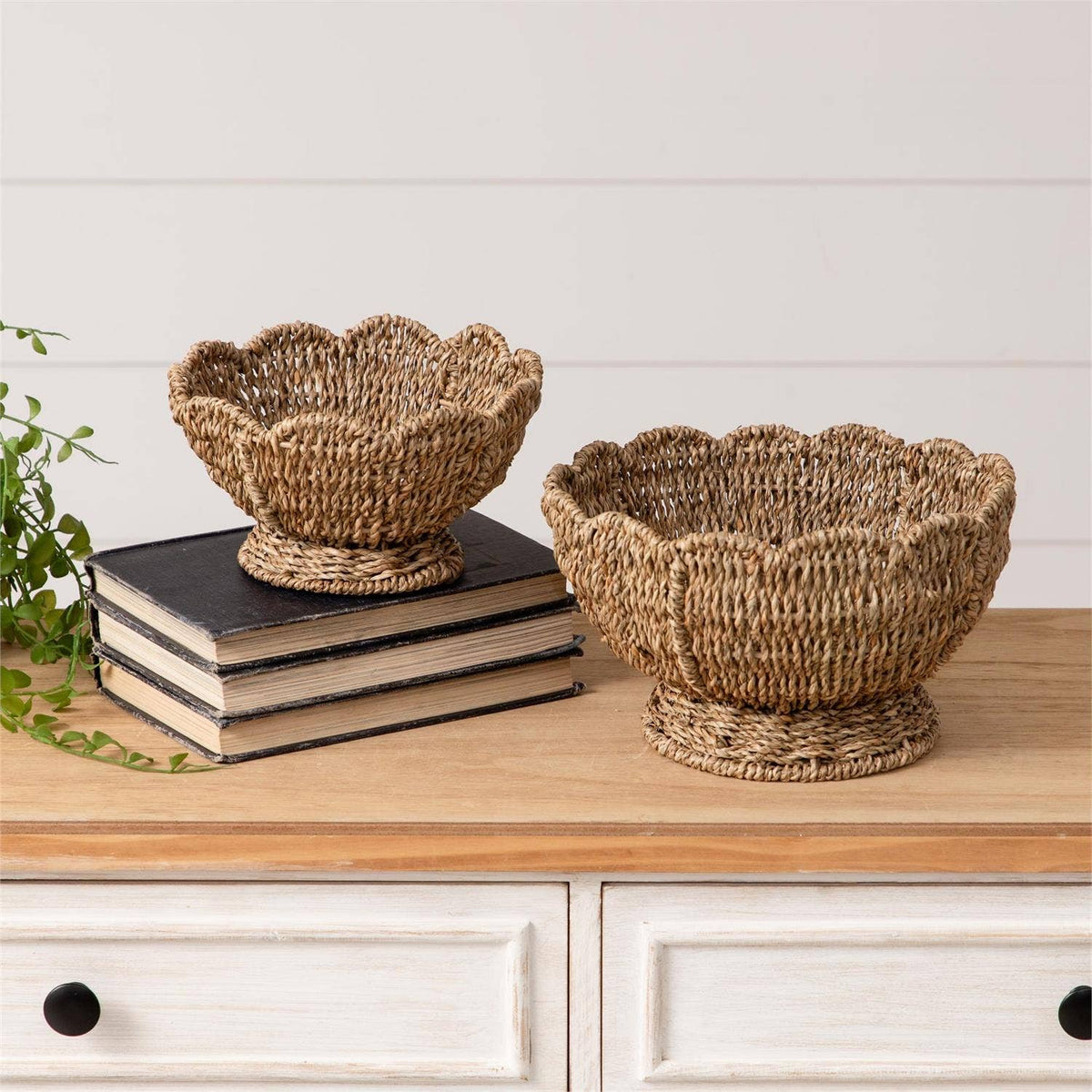 Scalloped Edge Seagrass Bowls (Set Of 2) | Decorative