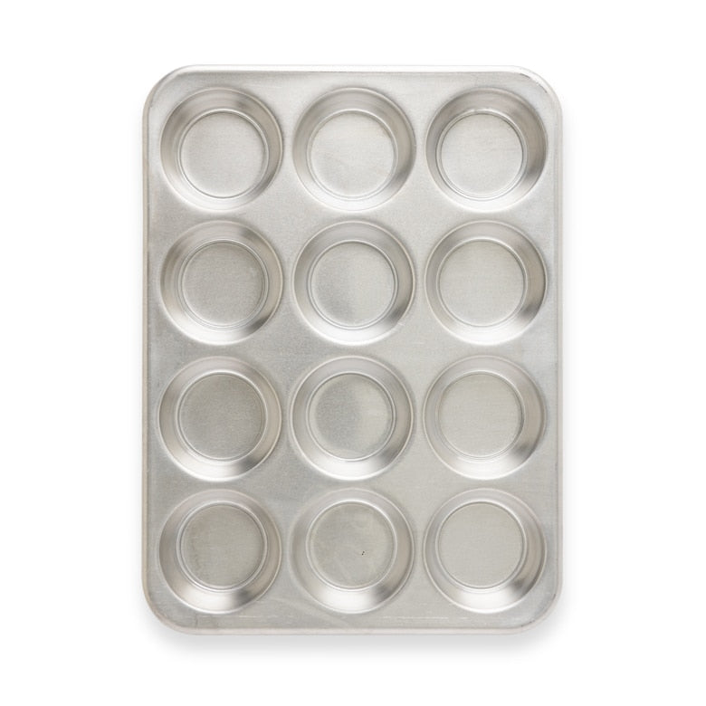 NATURALS 12 Cavity Muffin Pan with Storage Lid