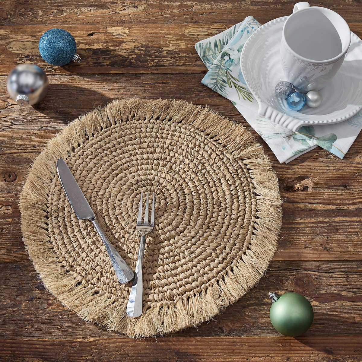 Raffia Charger