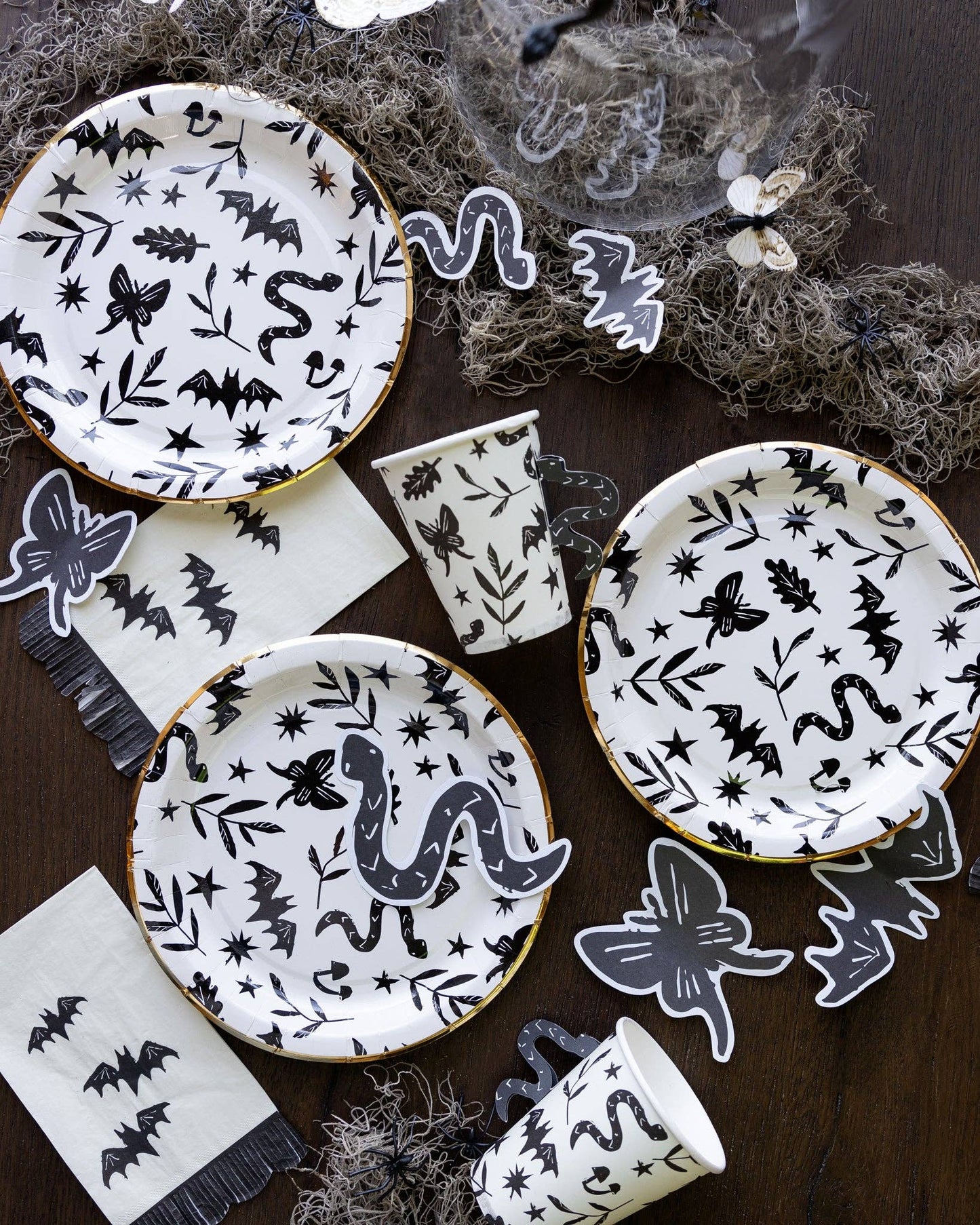 Bats Fringe Scallop Dinner Napkin