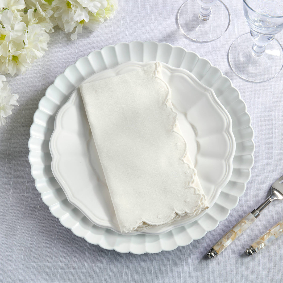 Ivory Scalloped Edge Linen Blend Napkins (Set of 4)
