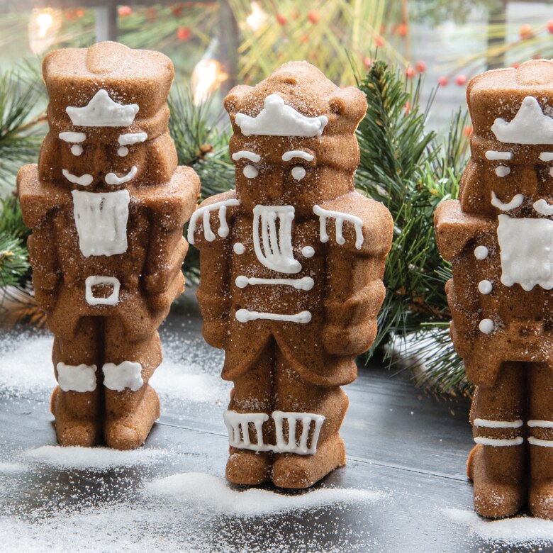 Nutcracker Cakelet Pan