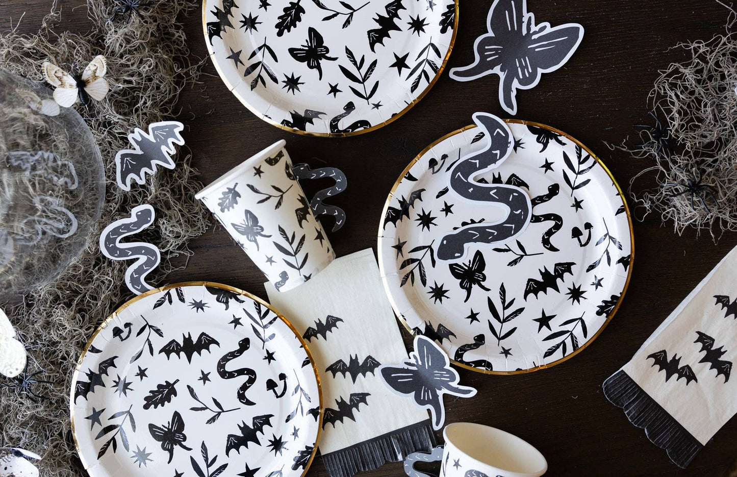 Bats Fringe Scallop Dinner Napkin